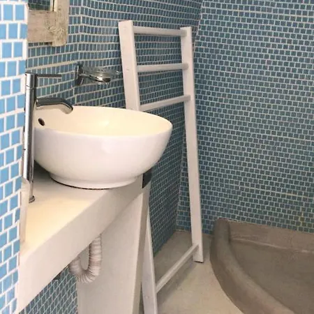 Palm Tree Hill Oia (Santorini)