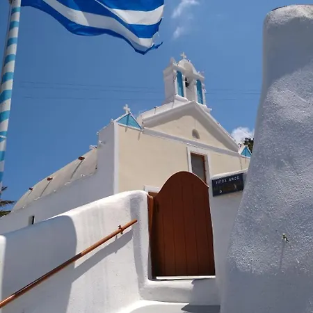 Palm Tree Hill Oia (Santorini)