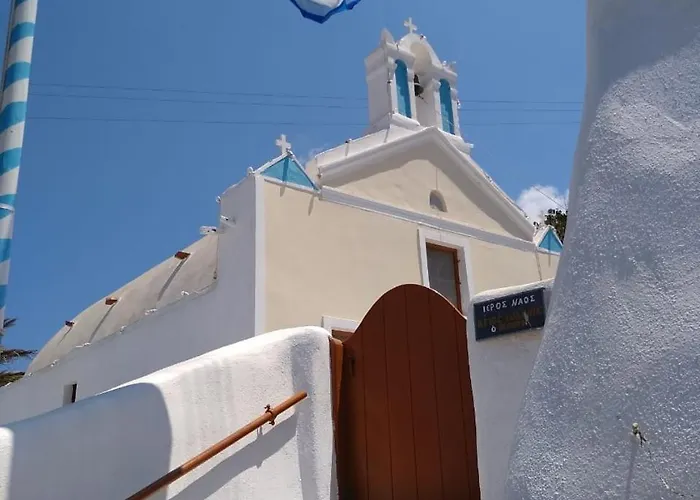 Palm Tree Hill Oia (Santorini)
