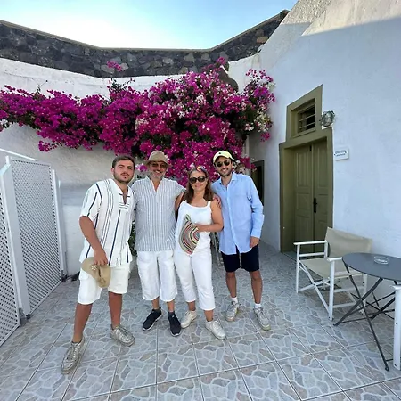 Country house Palm Tree Hill Oia (Santorini)