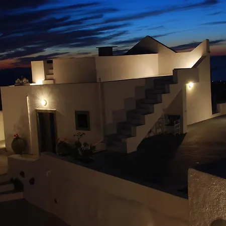 Country house Palm Tree Hill Oia (Santorini)
