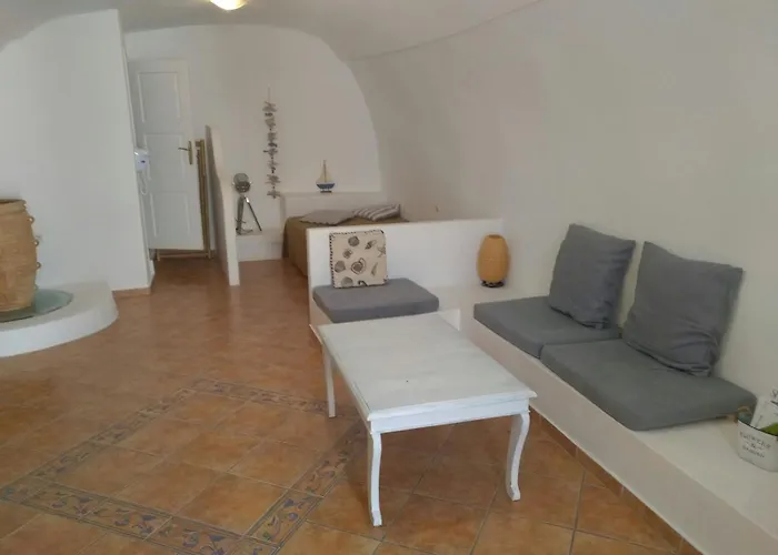 Palm Tree Hill * Oia