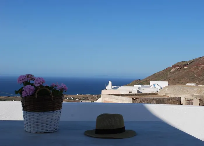 Palm Tree Hill * Oia