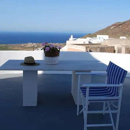 Palm Tree Hill Oia (Santorini)