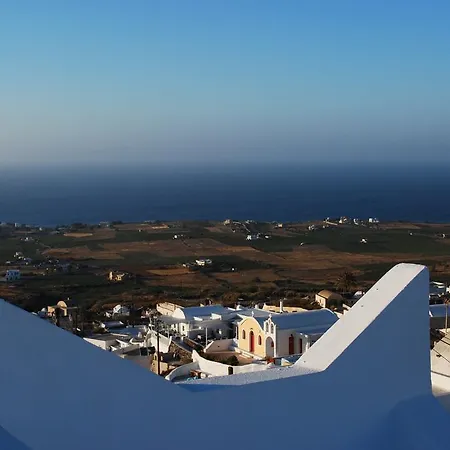 Country house Palm Tree Hill Oia (Santorini)